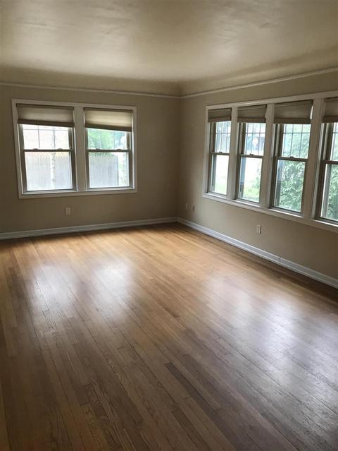 221 E Hl, Plainwell, MI 49080 photo 9