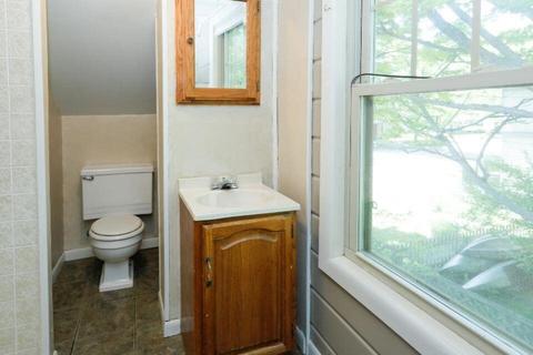 221 E Hl, Plainwell, MI 49080 photo 15
