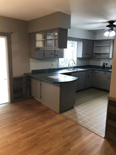221 E Hl, Plainwell, MI 49080 photo 11