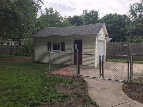 221 E Hl, Plainwell, MI 49080 photo 4