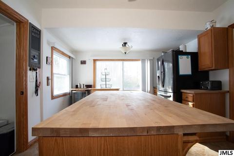 215 S Sutton Rd, Leoni, MI 49203 photo 5
