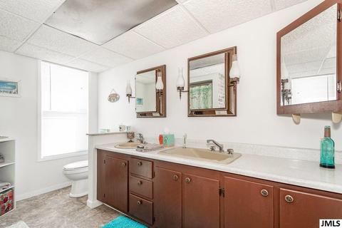 215 S Sutton Rd, Leoni, MI 49203 photo 28