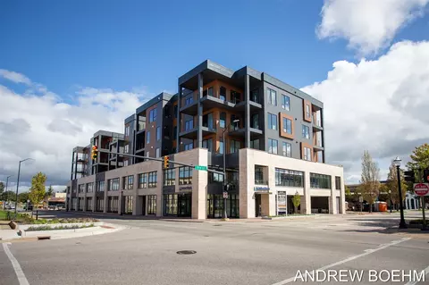 159 S S Riv #304, Holland, MI 49423