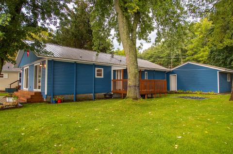 5847 S Croton Hardy, Newaygo, MI 49337 photo 2
