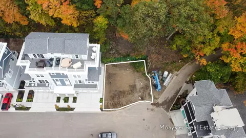 2400 Sunset Walk, Macatawa, MI 49434