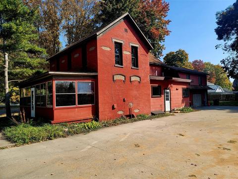 196 E Washington, Newaygo, MI 49337 photo 2