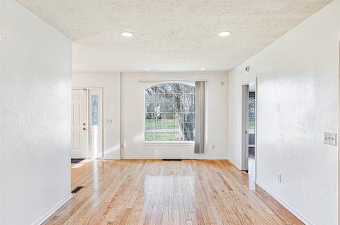 204 E Prospect, Jackson, MI 49203 photo 8