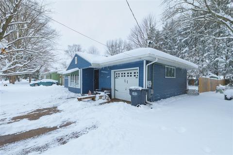 668 Melrose, Plainwell, MI 49080 photo 3
