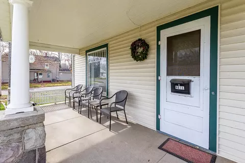 330 Exchange St, Marshall, MI 49068 photo 3
