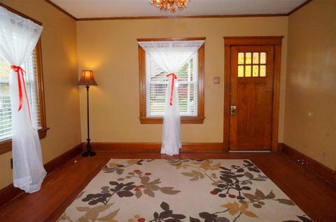 1106 Norfolk St, Jackson, MI 49202 photo 2