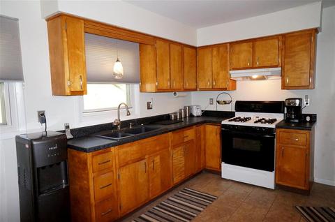 832 Ellery Ave, Jackson, MI 49202 photo 7