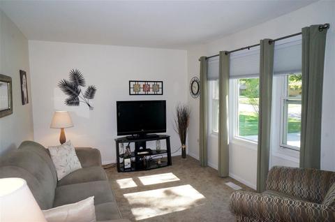 832 Ellery Ave, Jackson, MI 49202 photo 2