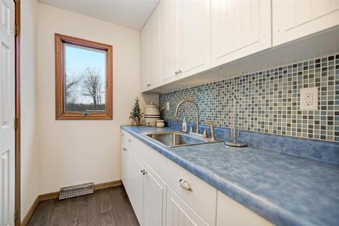 6374 Pepper Tree Ln, Jackson, MI 49201 photo 14