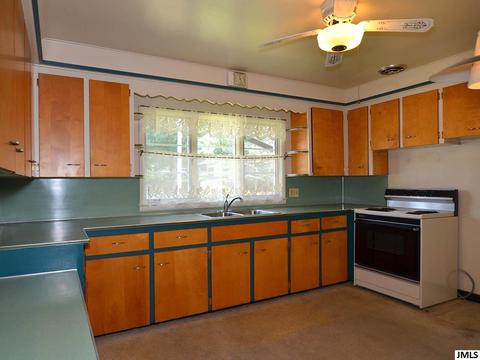 745 Lawrence St, Jackson, MI 49203 photo 7