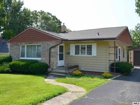 745 Lawrence St, Jackson, MI 49203 photo 1