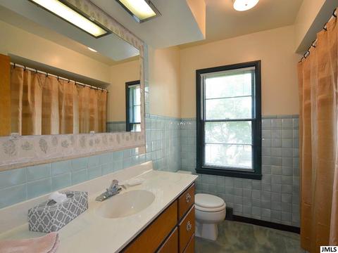 745 Lawrence St, Jackson, MI 49203 photo 12