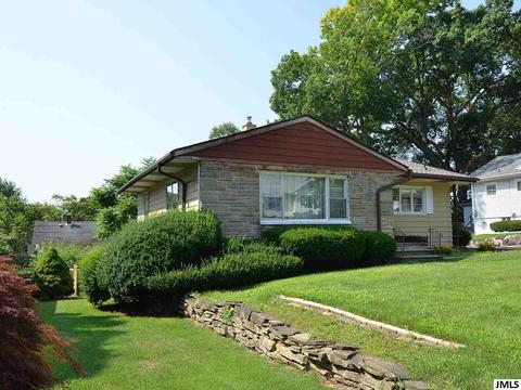 745 Lawrence St, Jackson, MI 49203 photo 3