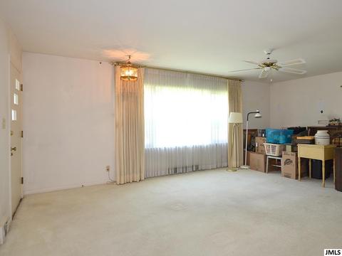 745 Lawrence St, Jackson, MI 49203 photo 8