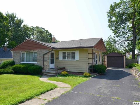745 Lawrence St, Jackson, MI 49203 photo 2