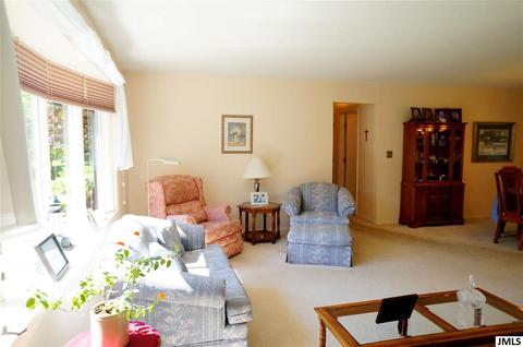1954 Elmhurst Ln, Jackson, MI 49201 photo 2