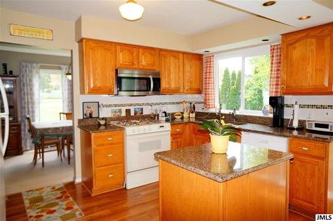 2114 Ganton Dr, Jackson, MI 49203 photo 6