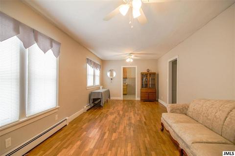 628 Bellevue, Jackson, MI 49202 photo 4
