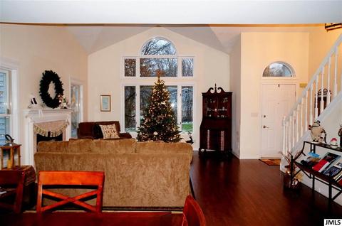 2203 Creglow Dr, Jackson, MI 49203 photo 6