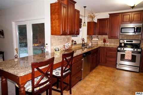 2203 Creglow Dr, Jackson, MI 49203 photo 8