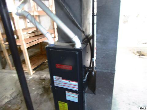 701 Seymour Ave, Jackson, MI 49202 photo 17