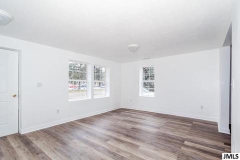 2435 W Argyle, Jackson, MI 49202 photo 2