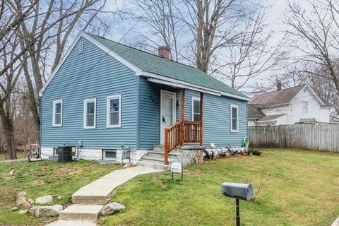 607 E Hoffman, Three Rivers, MI 49093 photo 1