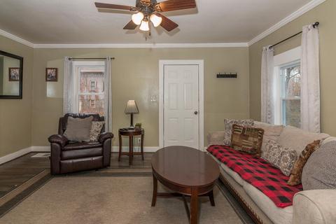 607 E Hoffman, Three Rivers, MI 49093 photo 5