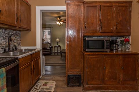 607 E Hoffman, Three Rivers, MI 49093 photo 6