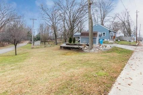 607 E Hoffman, Three Rivers, MI 49093 photo 3