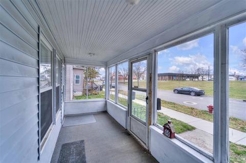 326 Clinton St, Jackson, MI 49201 photo 3