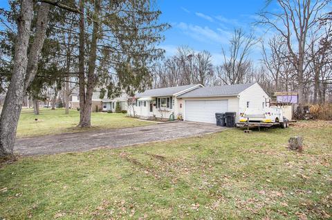 404 Thomas, Plainwell, MI 49080 photo 3