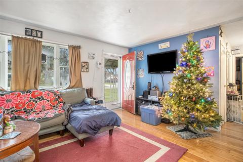 404 Thomas, Plainwell, MI 49080 photo 6