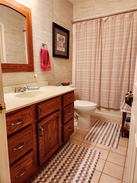 102 E Gatehouse, Edmore, MI 48829 photo 15
