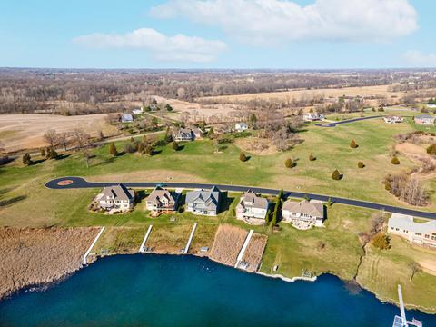 44 Coronado, Jackson, MI 49201 photo 2