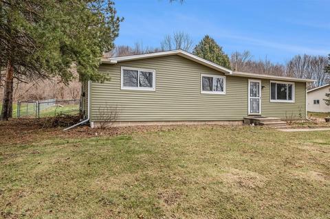 375 Kenneth, Plainwell, MI 49080 photo 3