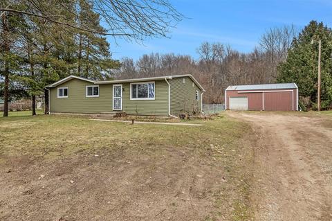 375 Kenneth, Plainwell, MI 49080 photo 2