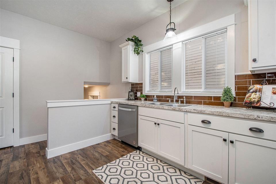  805 Cesar Chavez, Grand Rapids, MI 49503 photo 8