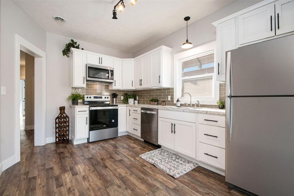  805 Cesar Chavez, Grand Rapids, MI 49503 photo 31