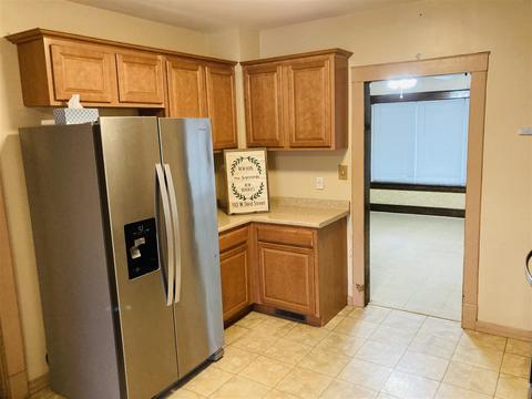110 W 3rd, Buchanan, MI 49107 photo 5