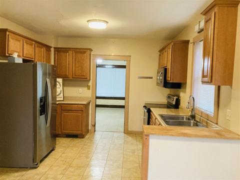110 W 3rd, Buchanan, MI 49107 photo 6