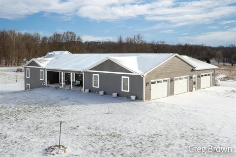 817 11th St, Plainwell, MI 49080 photo 1