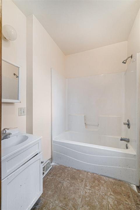 519 N Blackstone St, Jackson, MI 49201 photo 7