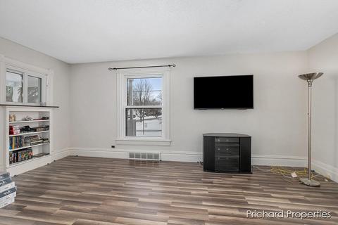 121 W Division, Belding, MI 48809 photo 10