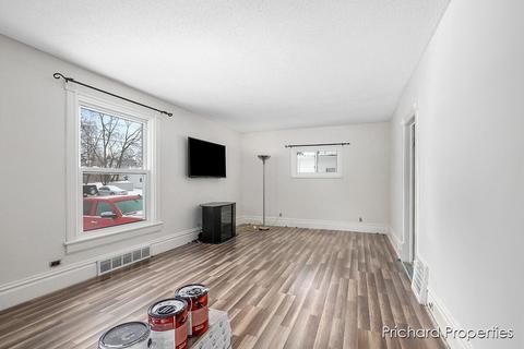 121 W Division, Belding, MI 48809 photo 9