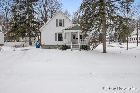 121 W Division, Belding, MI 48809 photo 2